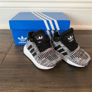 Adidas swift run I toddler shoes. Size 4K
